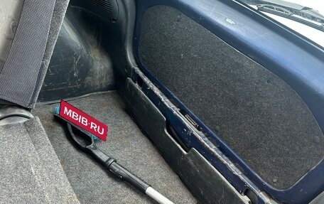 Toyota Yaris I рестайлинг, 2001 год, 250 000 рублей, 9 фотография