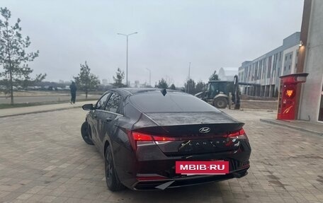 Hyundai Elantra, 2021 год, 2 000 000 рублей, 4 фотография