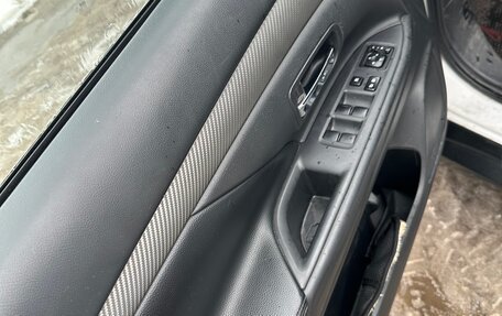 Mitsubishi Outlander III рестайлинг 3, 2012 год, 890 000 рублей, 9 фотография