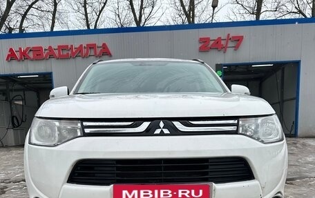 Mitsubishi Outlander III рестайлинг 3, 2012 год, 890 000 рублей, 3 фотография