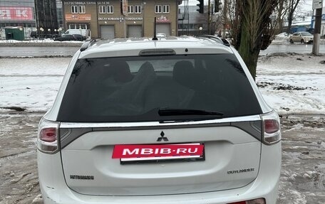 Mitsubishi Outlander III рестайлинг 3, 2012 год, 890 000 рублей, 7 фотография