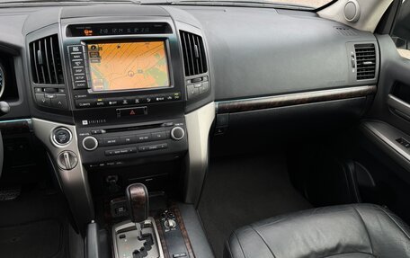 Toyota Land Cruiser 200, 2011 год, 3 300 000 рублей, 24 фотография