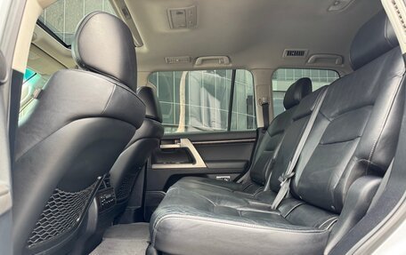 Toyota Land Cruiser 200, 2011 год, 3 300 000 рублей, 34 фотография