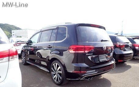 Volkswagen Touran III, 2016 год, 1 450 000 рублей, 2 фотография