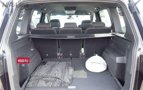 Volkswagen Touran III, 2016 год, 1 450 000 рублей, 7 фотография