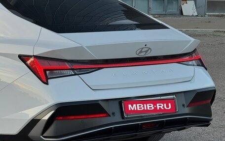 Hyundai Elantra, 2024 год, 2 350 000 рублей, 13 фотография