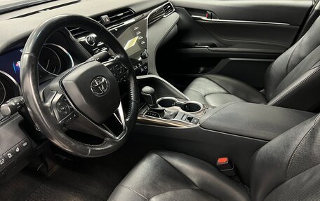 Toyota Camry, 2021 год, 2 600 000 рублей, 7 фотография