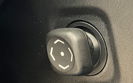 Toyota Camry, 2021 год, 2 600 000 рублей, 13 фотография