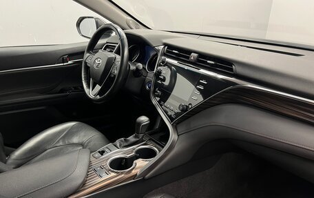 Toyota Camry, 2021 год, 2 600 000 рублей, 12 фотография