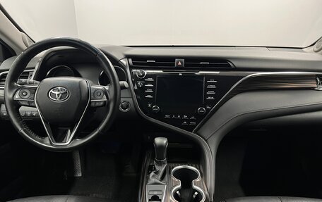 Toyota Camry, 2021 год, 2 600 000 рублей, 11 фотография