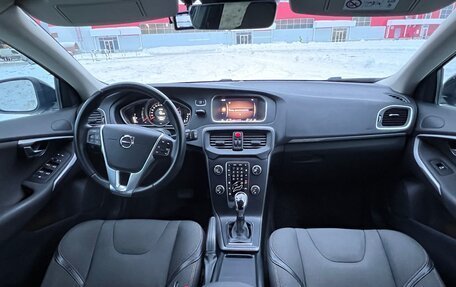 Volvo V40 Cross Country I, 2017 год, 1 650 000 рублей, 10 фотография