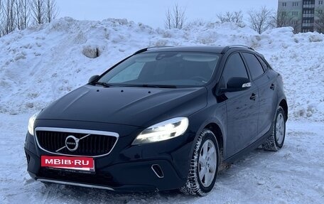 Volvo V40 Cross Country I, 2017 год, 1 650 000 рублей, 19 фотография