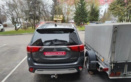 Mitsubishi Outlander III рестайлинг 3, 2019 год, 2 600 000 рублей, 4 фотография