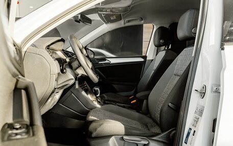 Volkswagen Tiguan II, 2021 год, 2 850 000 рублей, 10 фотография