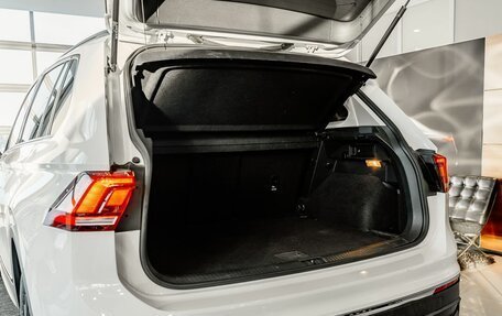 Volkswagen Tiguan II, 2021 год, 2 850 000 рублей, 22 фотография