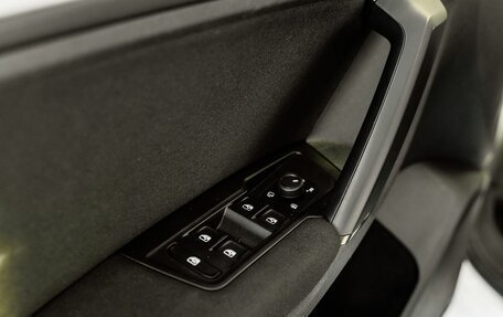 Volkswagen Tiguan II, 2021 год, 2 850 000 рублей, 20 фотография