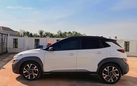 Hyundai Kona I, 2022 год, 2 300 000 рублей, 2 фотография