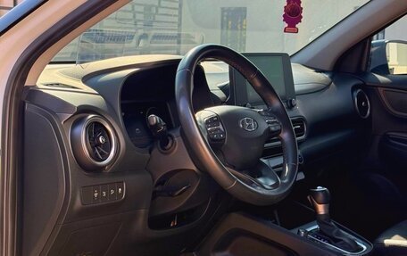 Hyundai Kona I, 2022 год, 2 300 000 рублей, 10 фотография