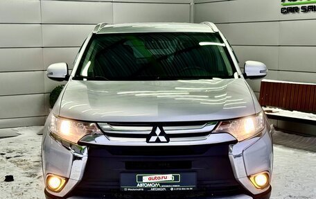 Mitsubishi Outlander III рестайлинг 3, 2017 год, 1 799 000 рублей, 2 фотография