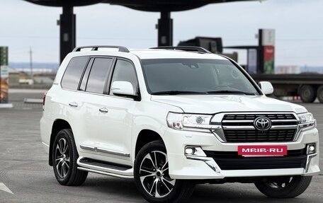 Toyota Land Cruiser 200, 2019 год, 6 900 000 рублей, 2 фотография