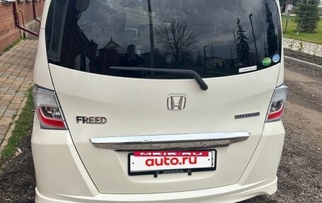 Honda Freed I, 2012 год, 1 300 000 рублей, 3 фотография