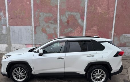 Toyota RAV4, 2019 год, 3 300 000 рублей, 2 фотография