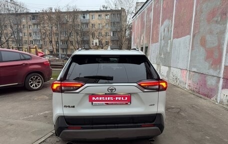 Toyota RAV4, 2019 год, 3 300 000 рублей, 5 фотография