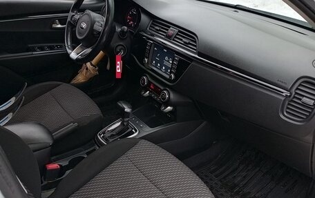 KIA Rio IV, 2018 год, 1 600 000 рублей, 10 фотография