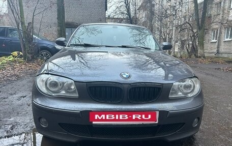BMW 1 серия, 2004 год, 560 000 рублей, 3 фотография