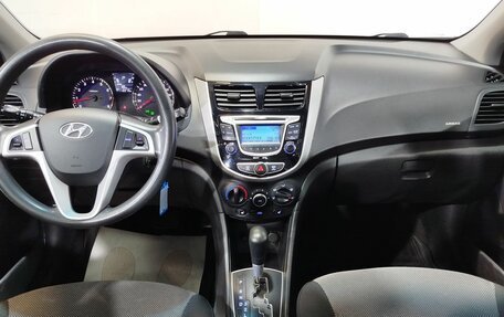 Hyundai Solaris II рестайлинг, 2011 год, 900 000 рублей, 12 фотография