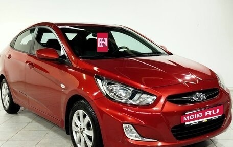Hyundai Solaris II рестайлинг, 2011 год, 900 000 рублей, 3 фотография