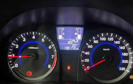 Hyundai Solaris II рестайлинг, 2015 год, 950 000 рублей, 11 фотография