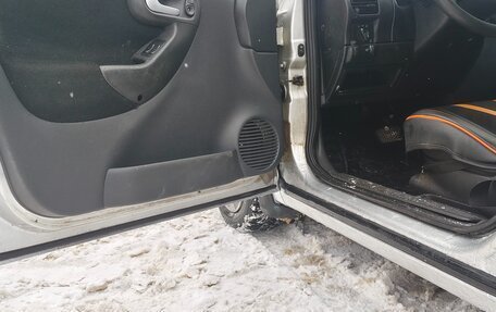 Opel Corsa C рестайлинг, 2003 год, 280 000 рублей, 17 фотография