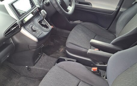 Toyota Wish II, 2010 год, 1 050 000 рублей, 19 фотография