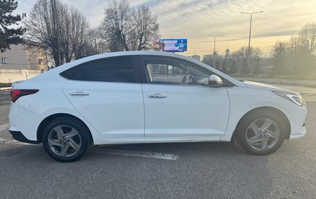 Hyundai Solaris II рестайлинг, 2020 год, 1 880 000 рублей, 8 фотография