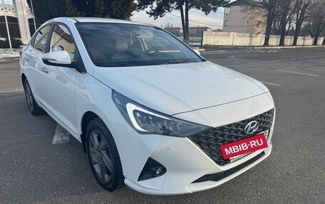 Hyundai Solaris II рестайлинг, 2020 год, 1 880 000 рублей, 3 фотография