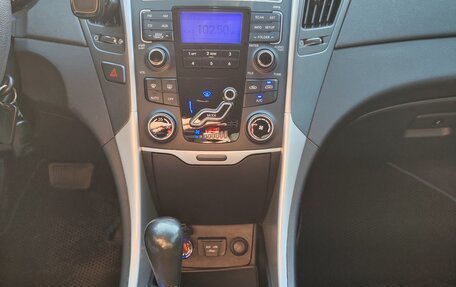 Hyundai Sonata VI, 2012 год, 900 000 рублей, 8 фотография