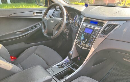 Hyundai Sonata VI, 2012 год, 900 000 рублей, 6 фотография