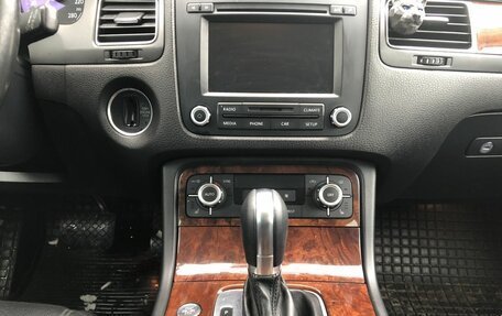 Volkswagen Touareg III, 2013 год, 1 850 000 рублей, 14 фотография