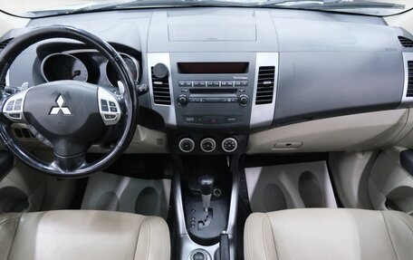 Mitsubishi Outlander III рестайлинг 3, 2008 год, 1 139 000 рублей, 16 фотография