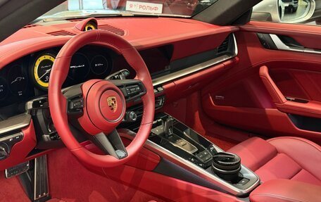 Porsche 911, 2023 год, 28 840 000 рублей, 10 фотография