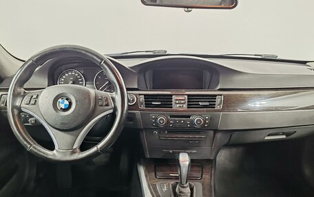 BMW 3 серия, 2011 год, 900 000 рублей, 14 фотография