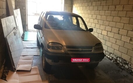 Chevrolet Niva I рестайлинг, 2004 год, 350 000 рублей, 1 фотография