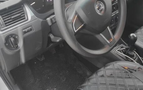 Skoda Rapid I, 2014 год, 680 000 рублей, 6 фотография