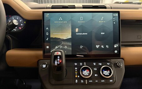 Land Rover Defender II, 2025 год, 18 490 000 рублей, 14 фотография