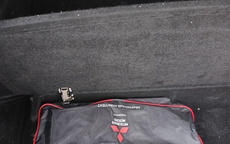 Mitsubishi Outlander III рестайлинг 3, 2019 год, 2 490 000 рублей, 11 фотография