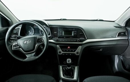 Hyundai Elantra VI рестайлинг, 2018 год, 1 048 000 рублей, 7 фотография