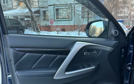 Mitsubishi Pajero Sport III рестайлинг, 2018 год, 2 900 000 рублей, 3 фотография