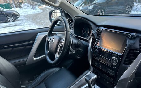 Mitsubishi Pajero Sport III рестайлинг, 2018 год, 2 900 000 рублей, 5 фотография