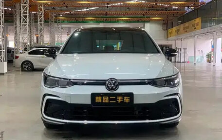 Volkswagen Golf VIII, 2023 год, 2 400 000 рублей, 3 фотография